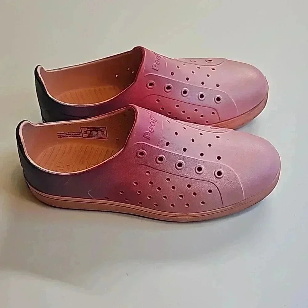 PEOPLE brand pink, purple, blue ombré slip on shoe kids size‎ J2